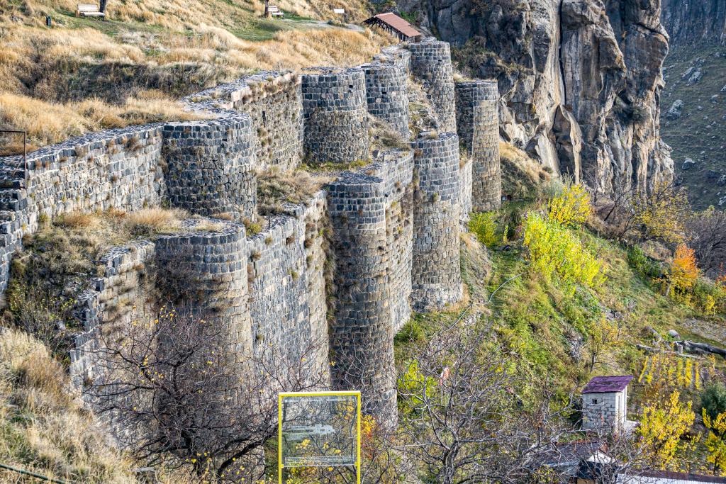 Bjni Fortress. Historical monuments in v. Bjni | Mus.am